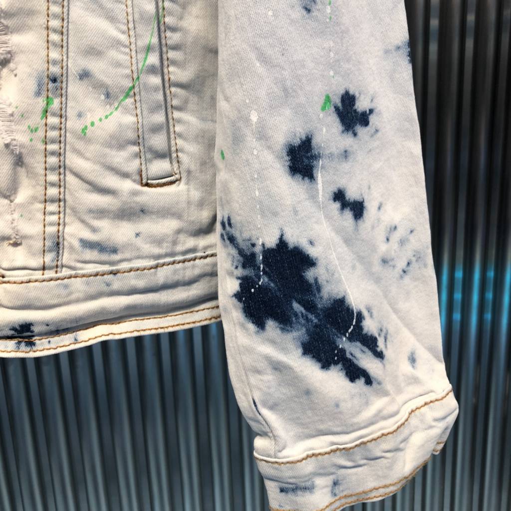 OFF WHITE